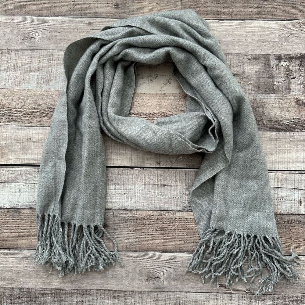 ULINE Unisex Cozy Gray Warm Wrap Scarf - Picture 2 of 4